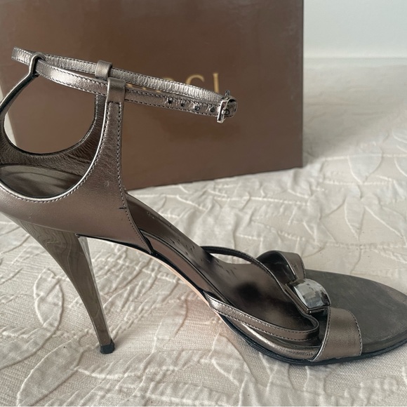 Gucci Authentic Sandal Heels. Grey Silver size 8. - Picture 11 of 16